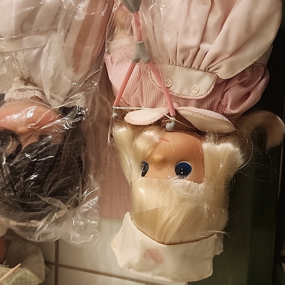 A precious collection of dolls - Picture 5 of 13